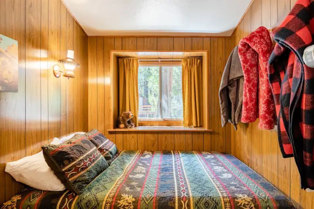 Photo of Bedroom in Idyllwild