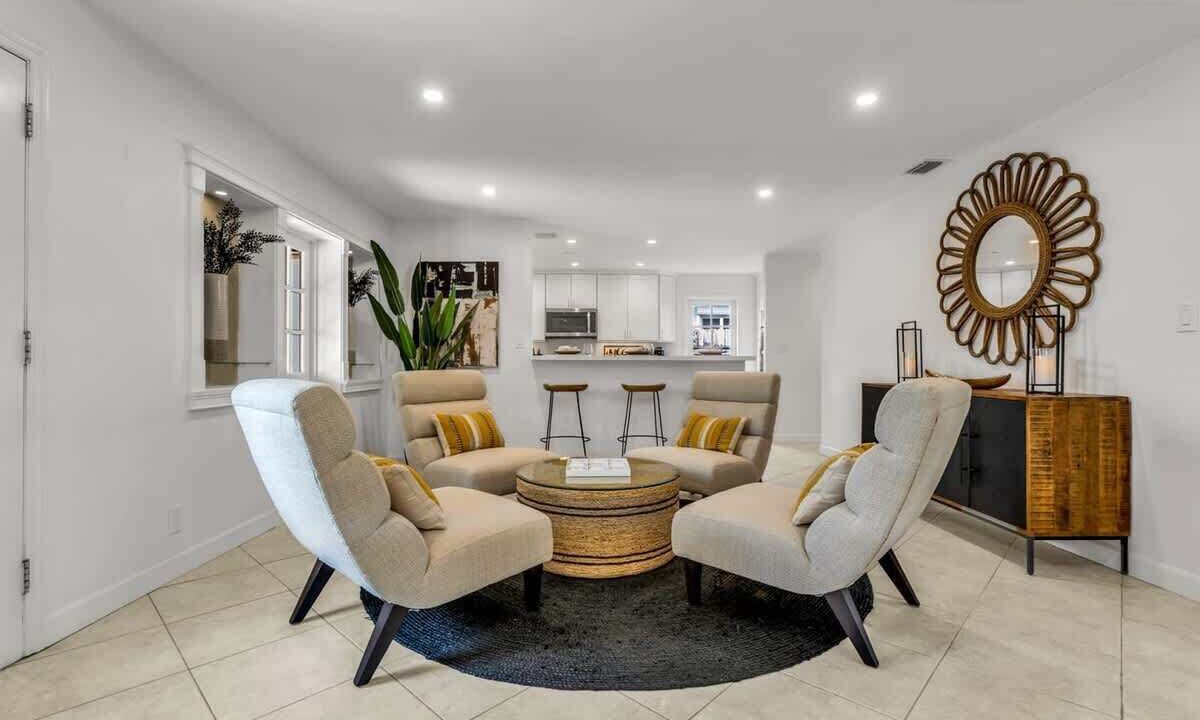 Photo of Others in Poinsettia Heights