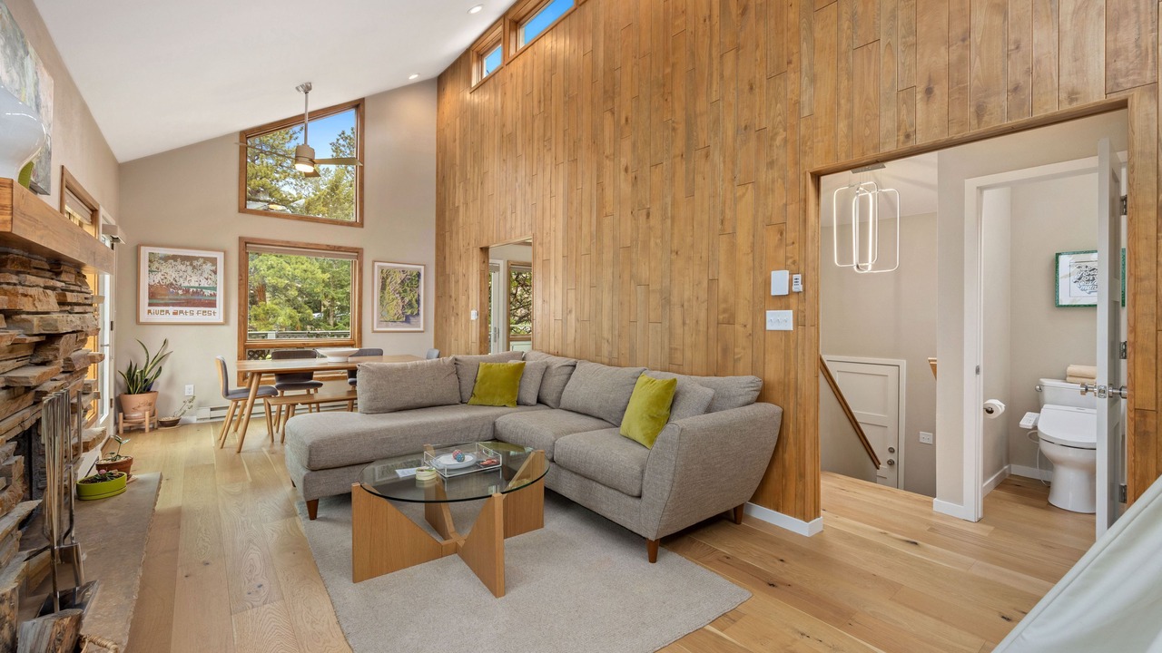 Photo of Livingroom in Windcliff Estates