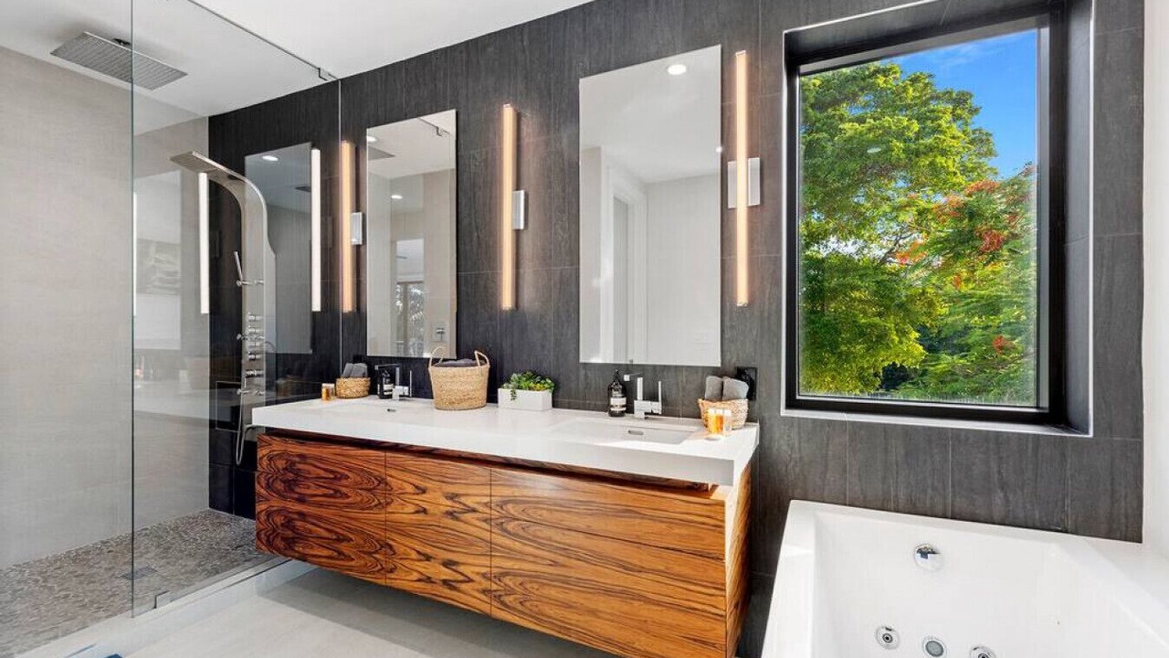 Photo of Bathroom in Birch Park Finger Streets