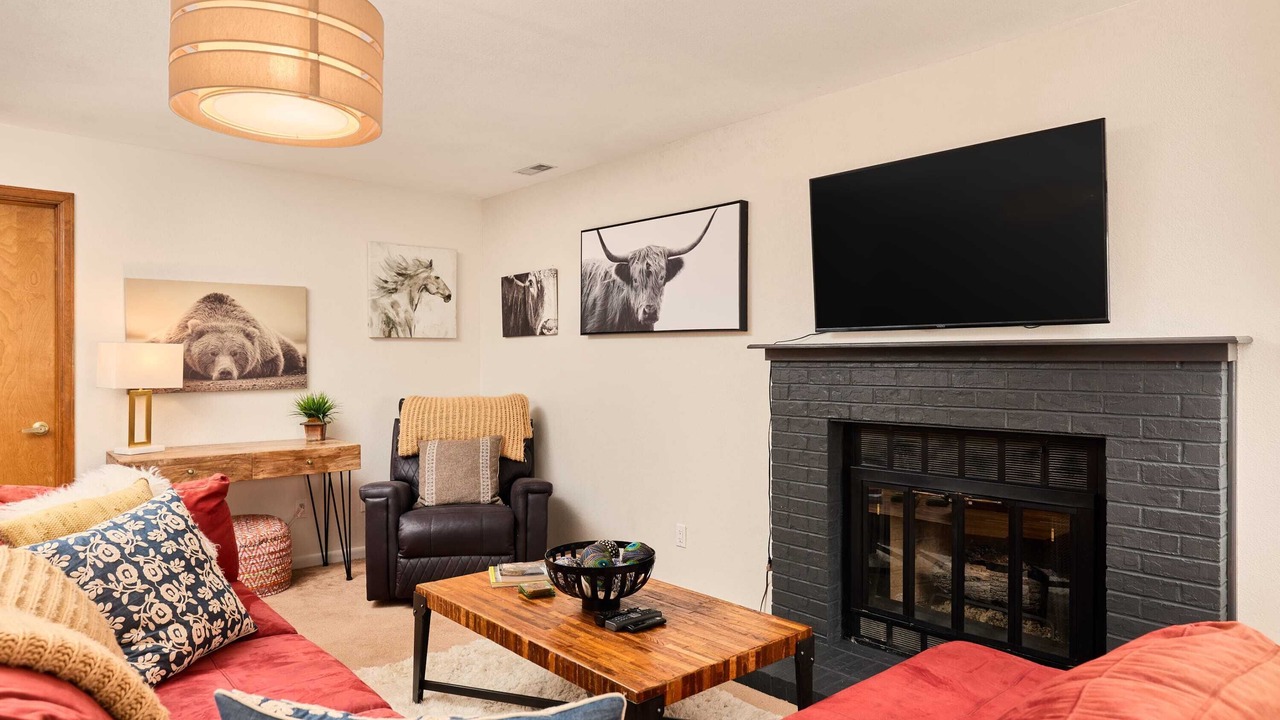 Photo of Livingroom in Southwest Colorado Springs