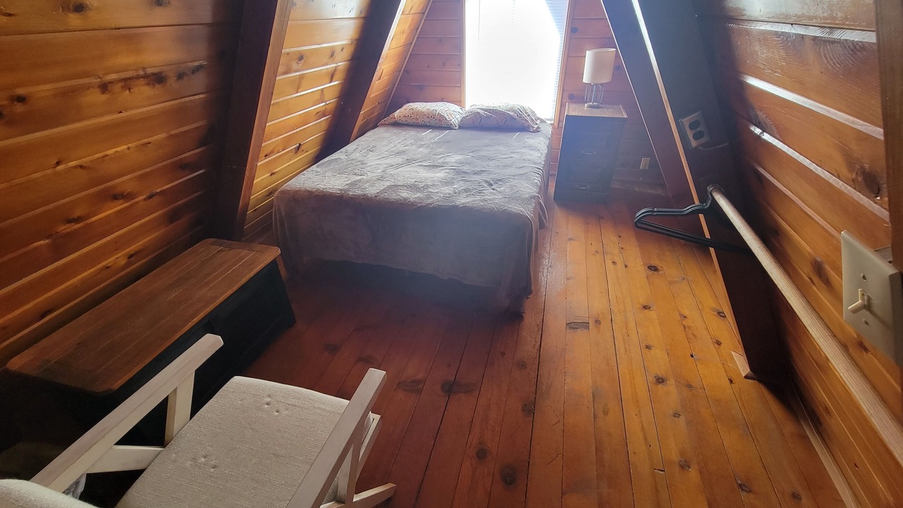 Photo of Bedroom in Bodfish