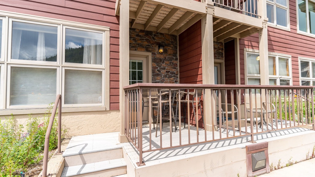 Photo of Patio Balcony in Lakeside Village