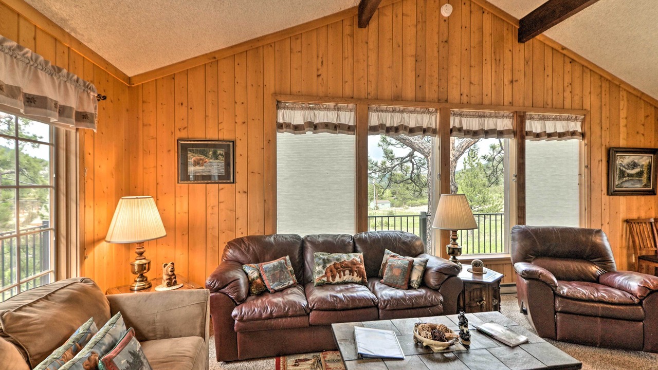 Photo of Livingroom in Carriage Hills