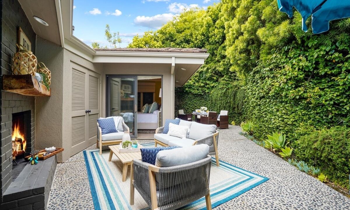 Photo of Patio Balcony in Emerald Bay