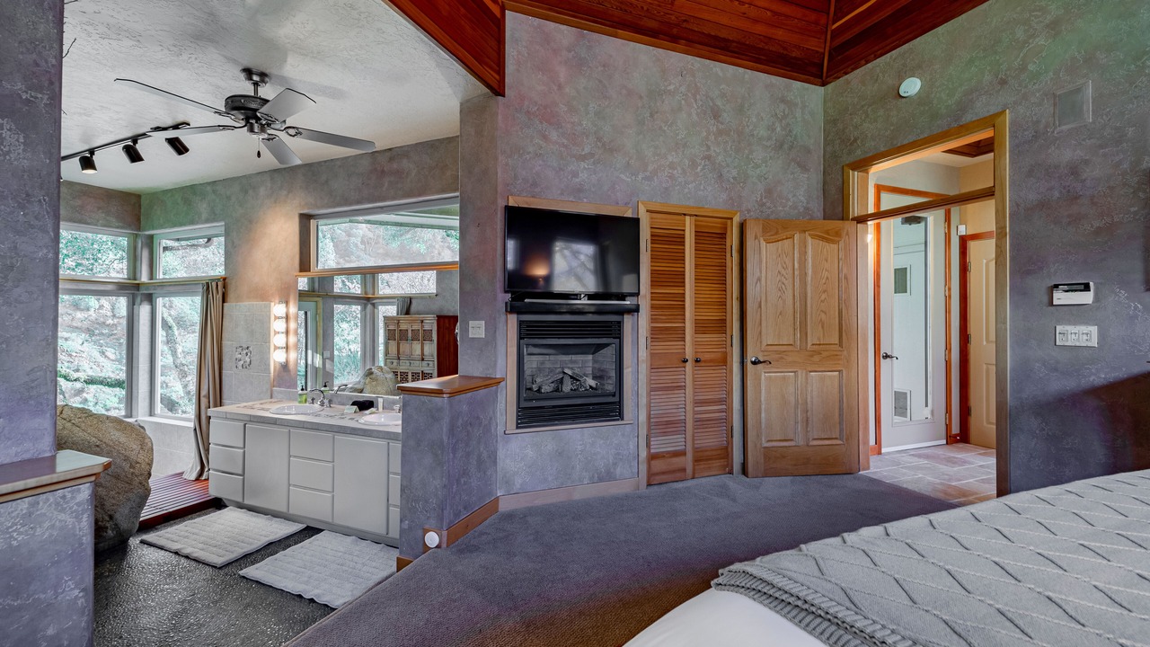 Photo of Bedroom in Burnt Ranch