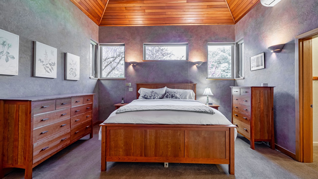 Photo of Bedroom in Burnt Ranch