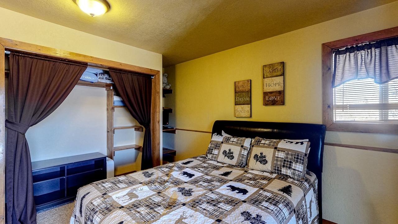 Photo of Bedroom in Cripple Creek