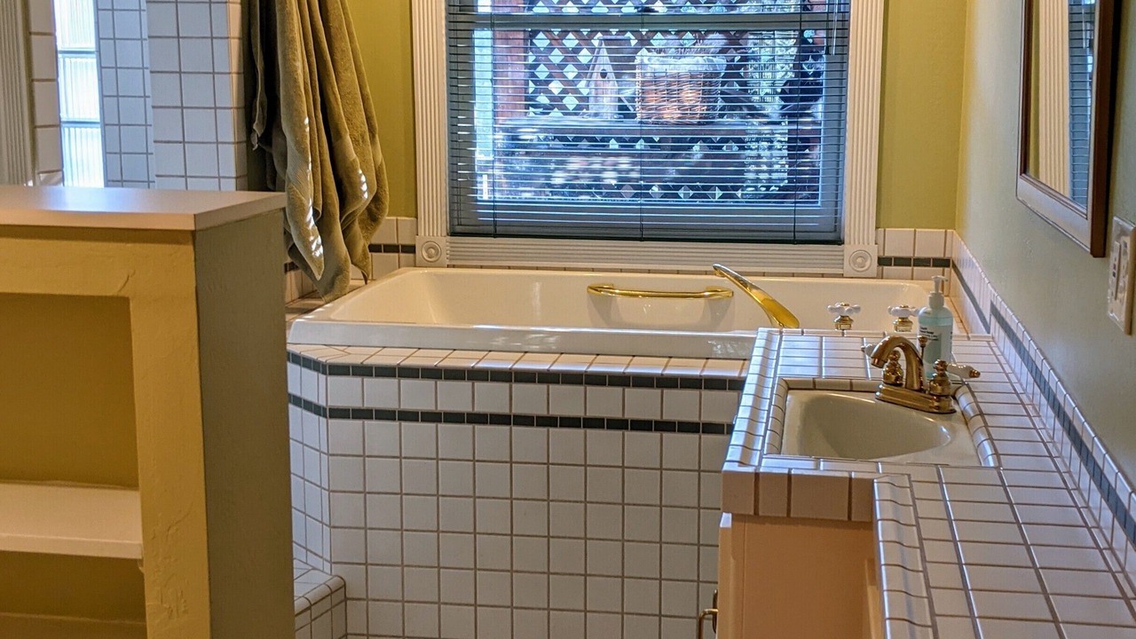 Photo of Bathroom in Mariposa