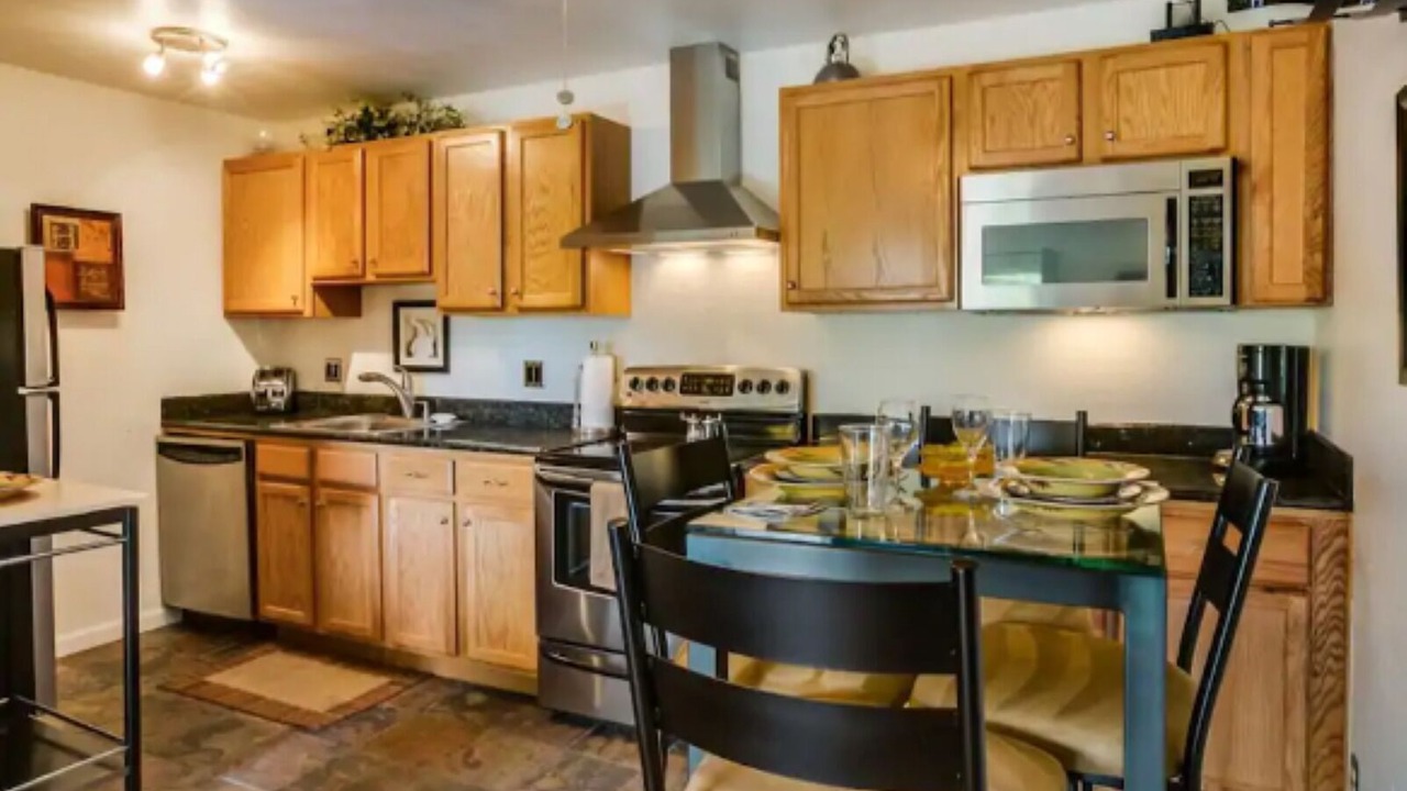 Photo of Kitchen in Glenwood Grove - North Iris