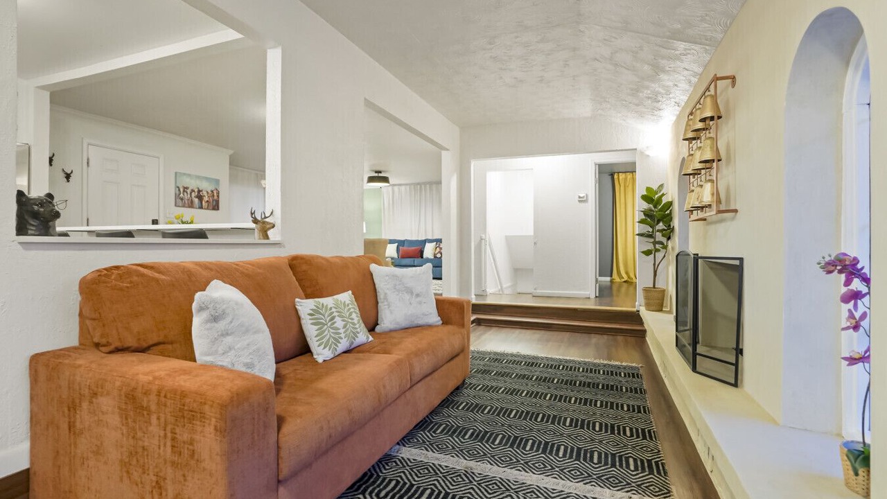 Photo of Livingroom in Berkley