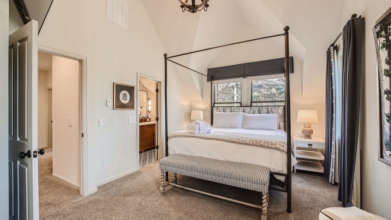 Photo of Bedroom in Historic District
