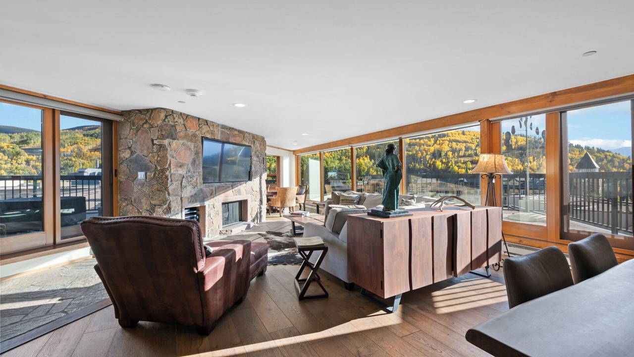 Photo of Livingroom in Vail