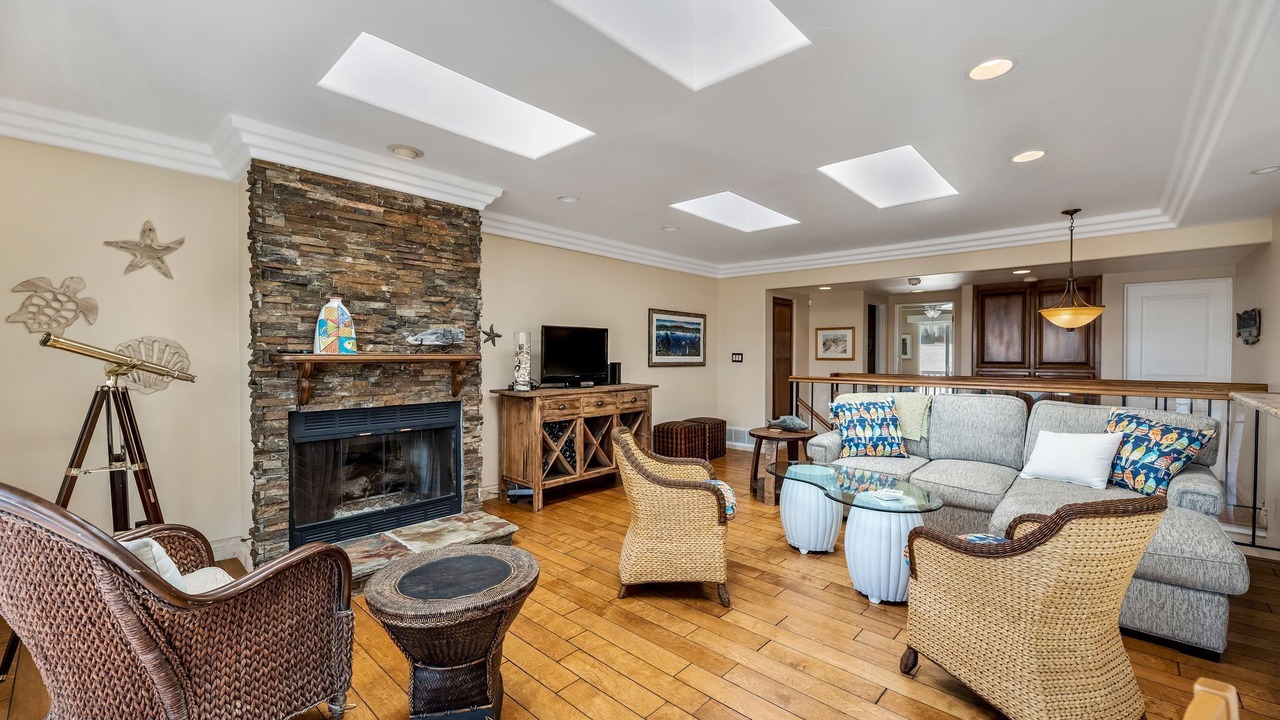 Photo of Livingroom in Silver Strand