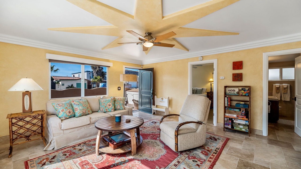 Photo of Livingroom in Silver Strand