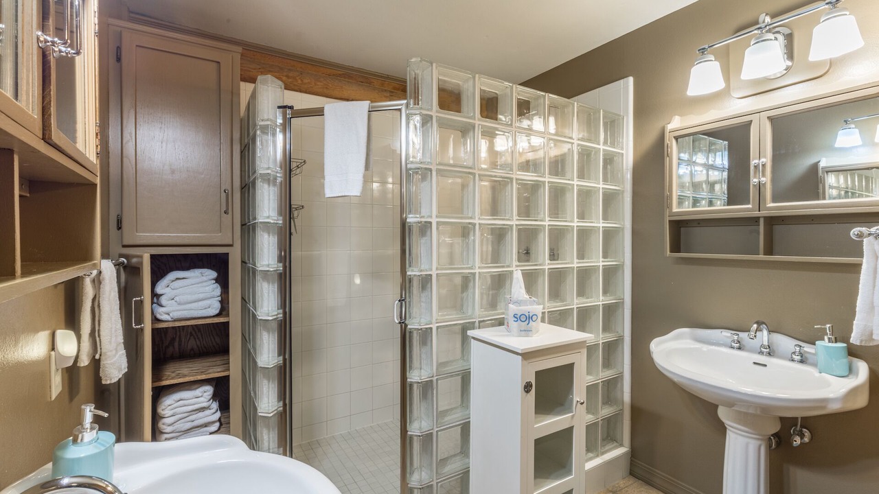 Photo of Bathroom in Pleasant Valley