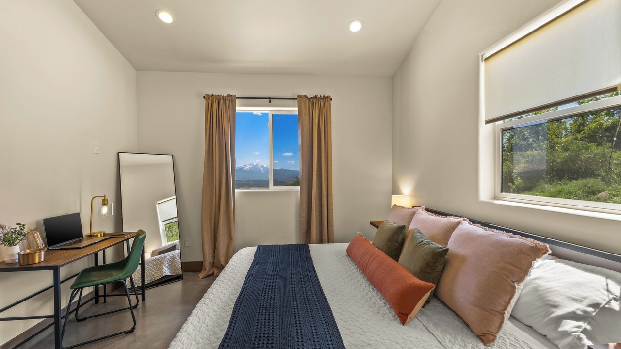 Photo of Bedroom in Glenwood Springs