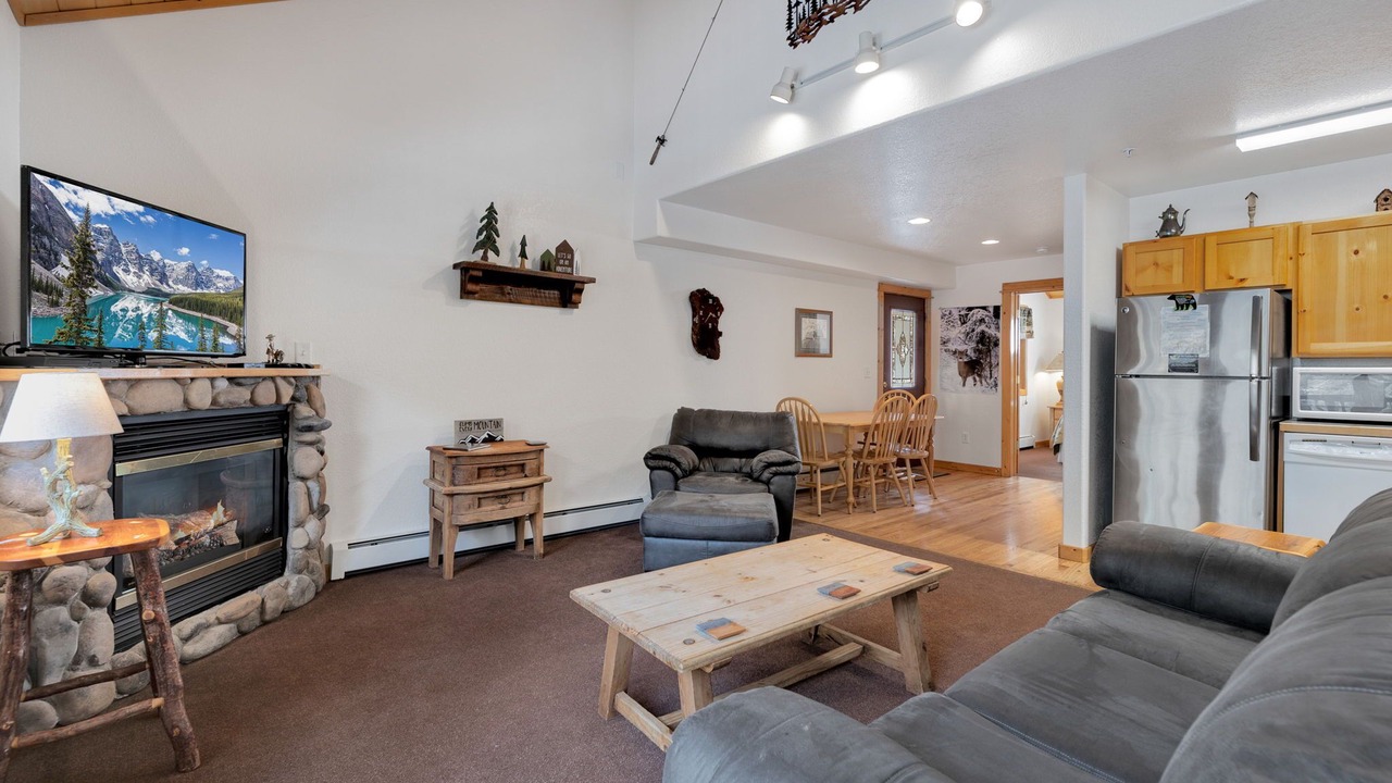 Photo of Livingroom in Fall River Estates