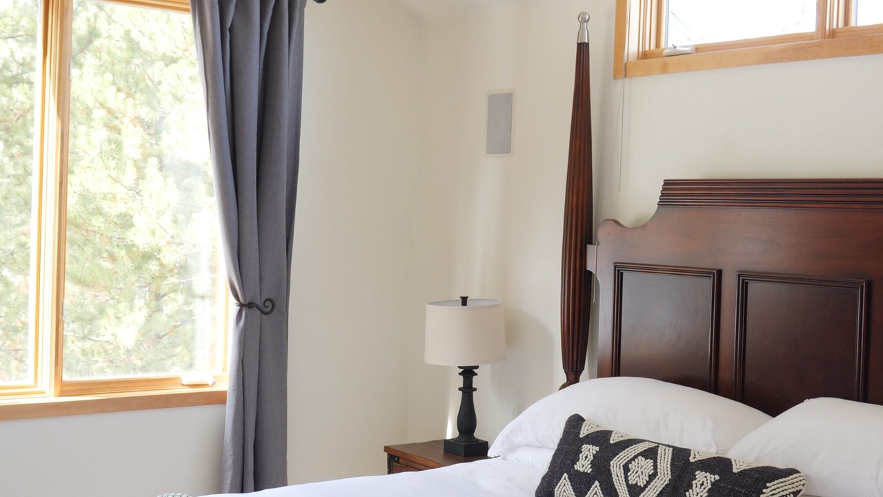 Photo of Bedroom in Three Peaks