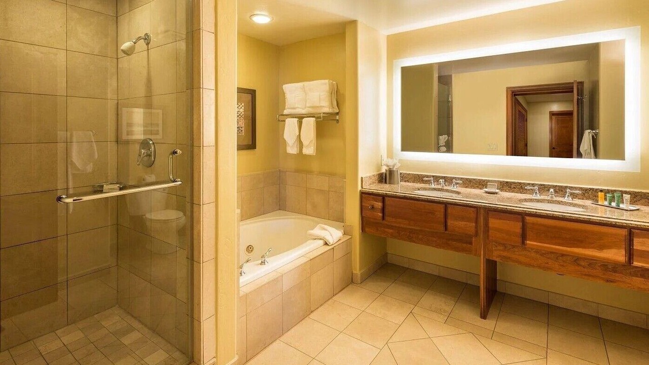 Photo of Bathroom in Four O'Clock