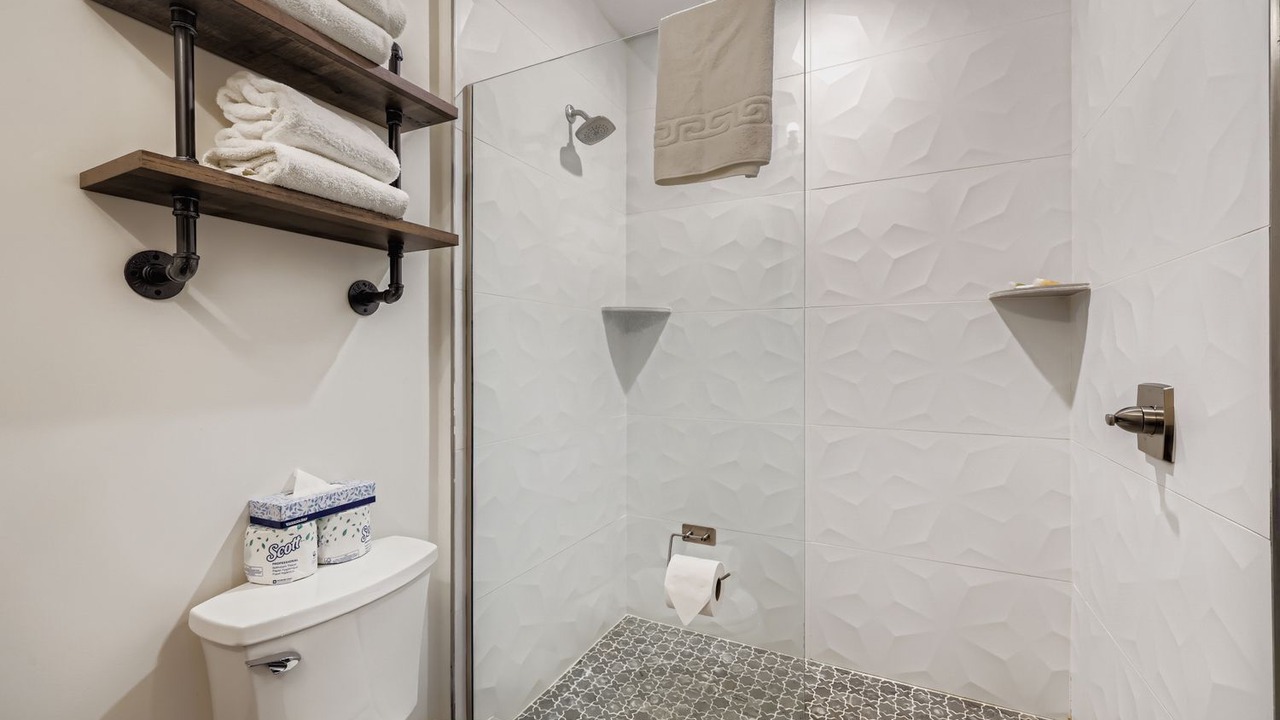 Photo of Bathroom in Lakeside Village