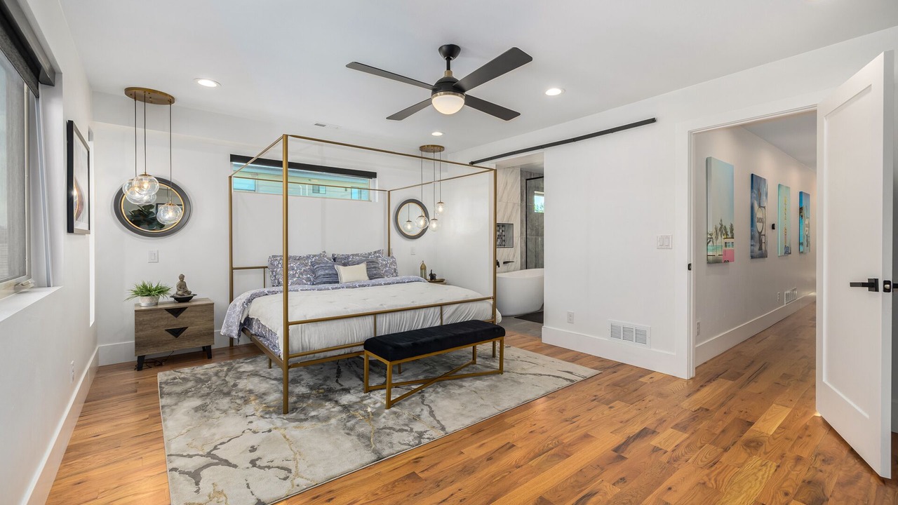 Photo of Bedroom in Overland