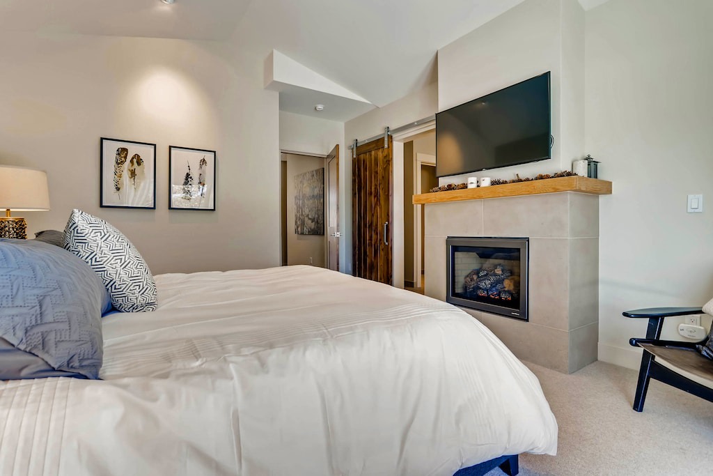 Photo of Bedroom in Fairmount On The River
