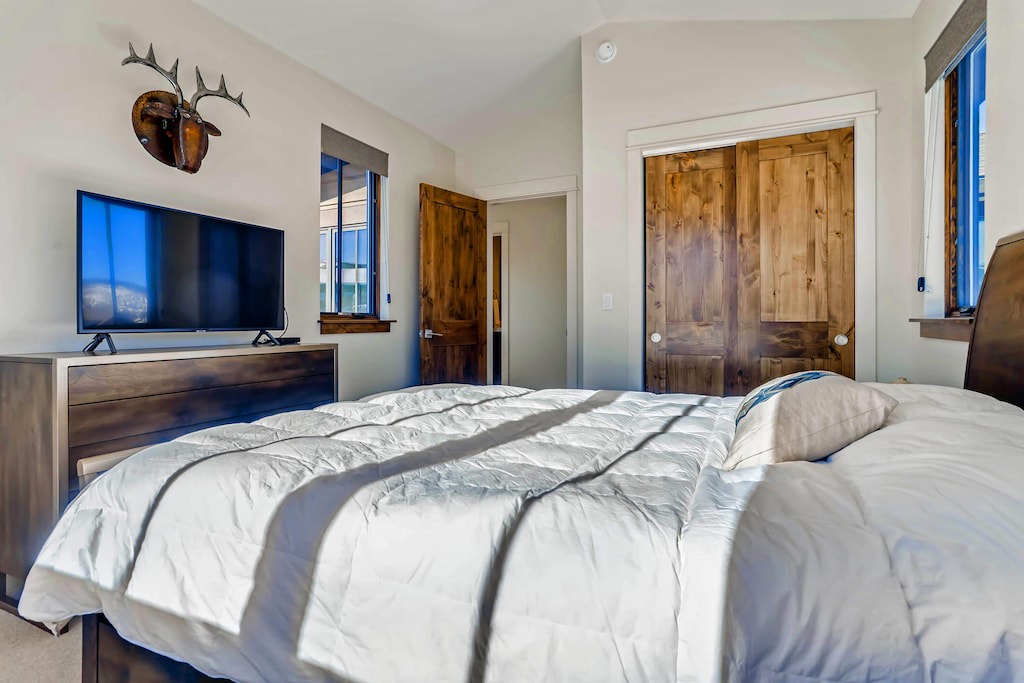 Photo of Bedroom in Fairmount On The River