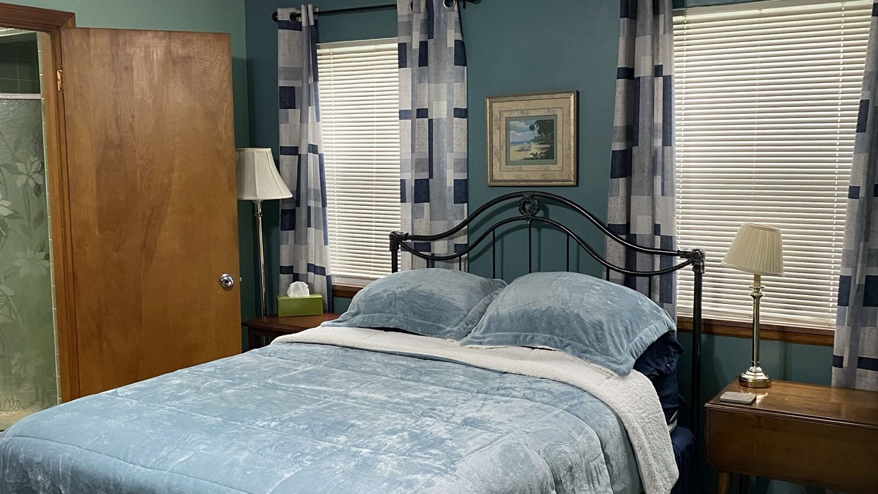 Photo of Bedroom in Northwest Akron