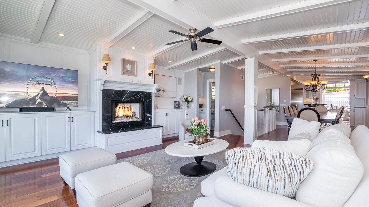Photo of Livingroom in Arch Beach Heights
