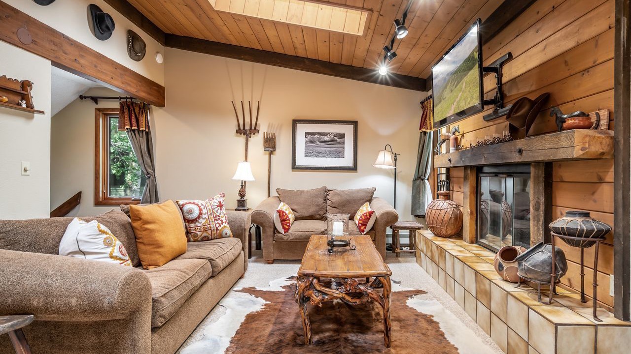 Photo of Livingroom in Intermountain