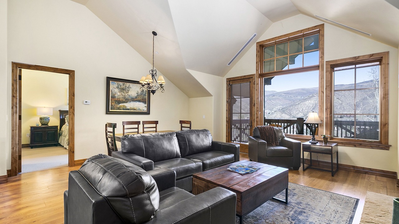 Photo of Livingroom in Avon