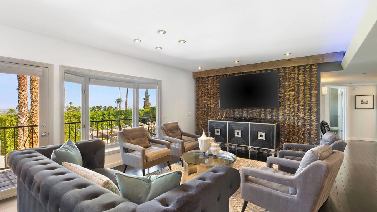 Photo of Livingroom in Chino Canyon