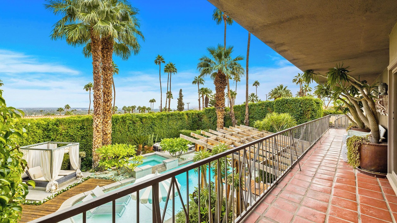 Photo of Patio Balcony in Chino Canyon