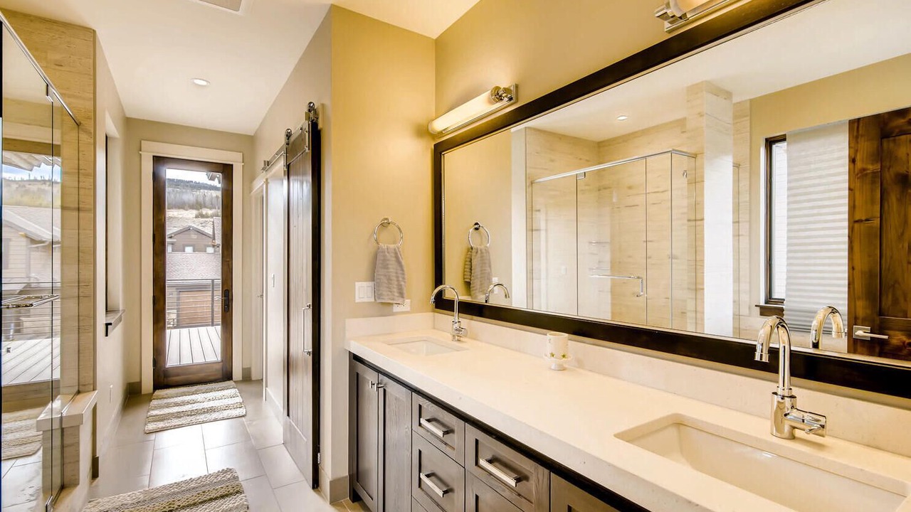 Photo of Bathroom in Fairmount On The River