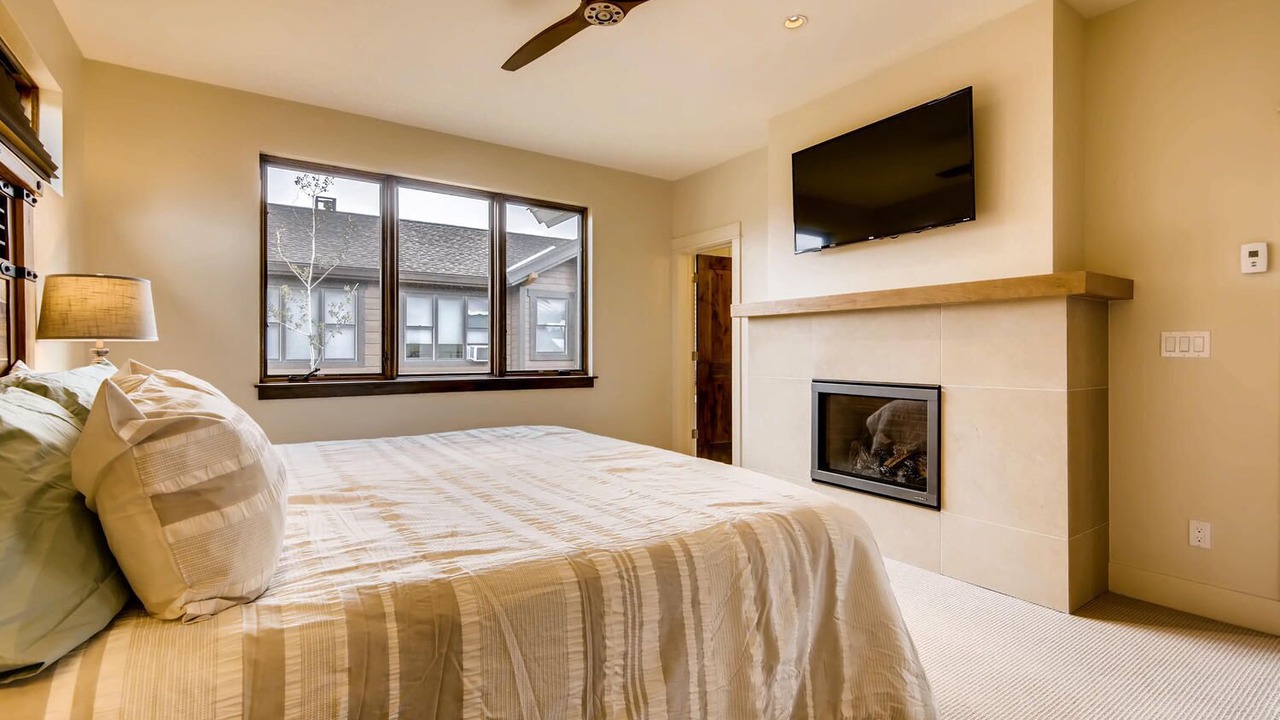 Photo of Bedroom in Fairmount On The River
