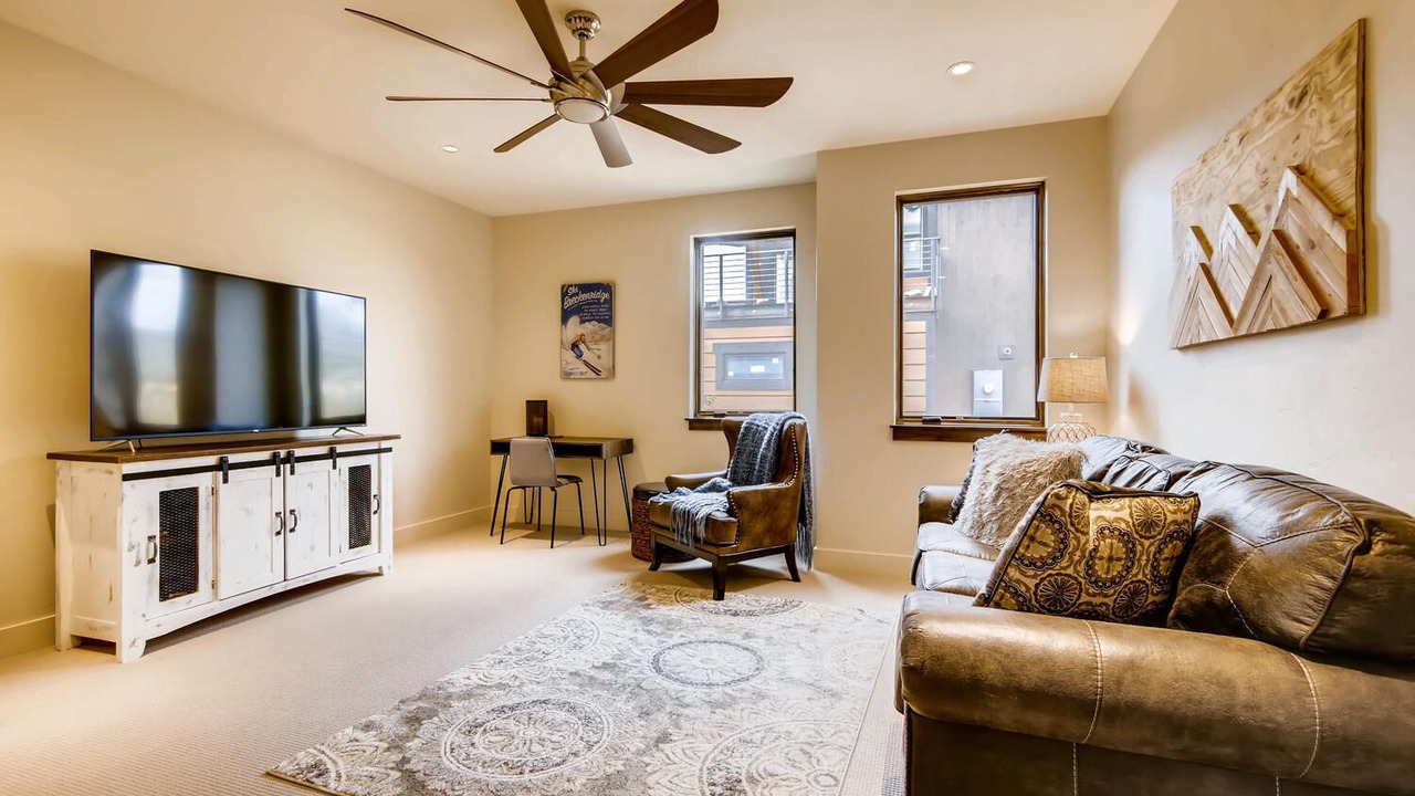 Photo of Livingroom in Fairmount On The River