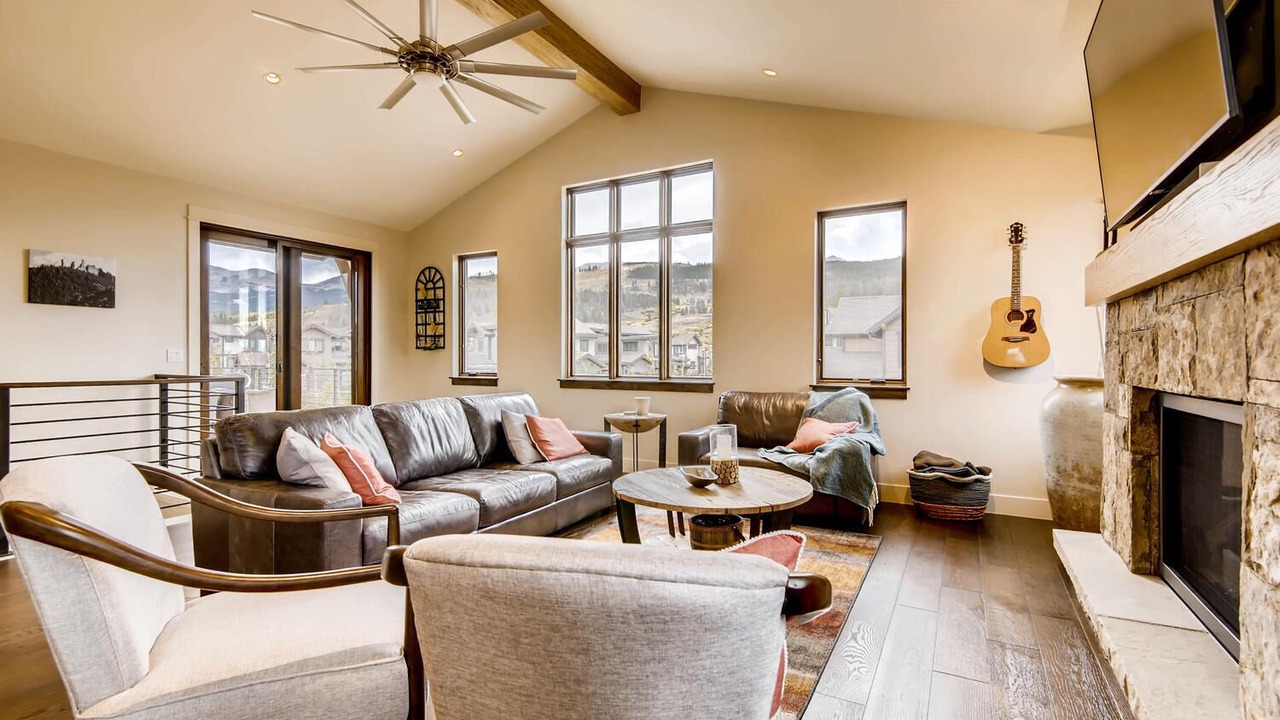 Photo of Livingroom in Fairmount On The River