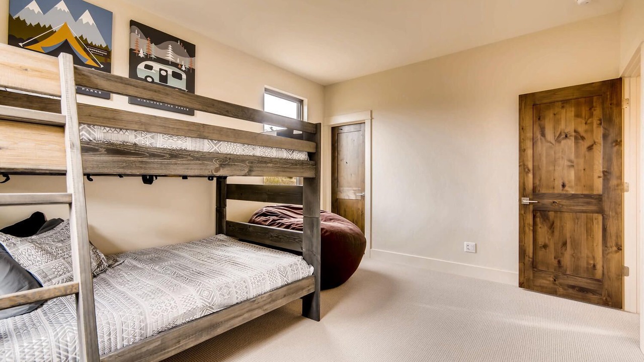 Photo of Bedroom in Fairmount On The River