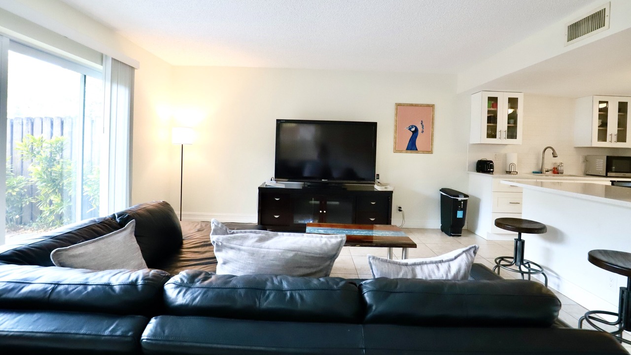Photo of Livingroom in River Oaks