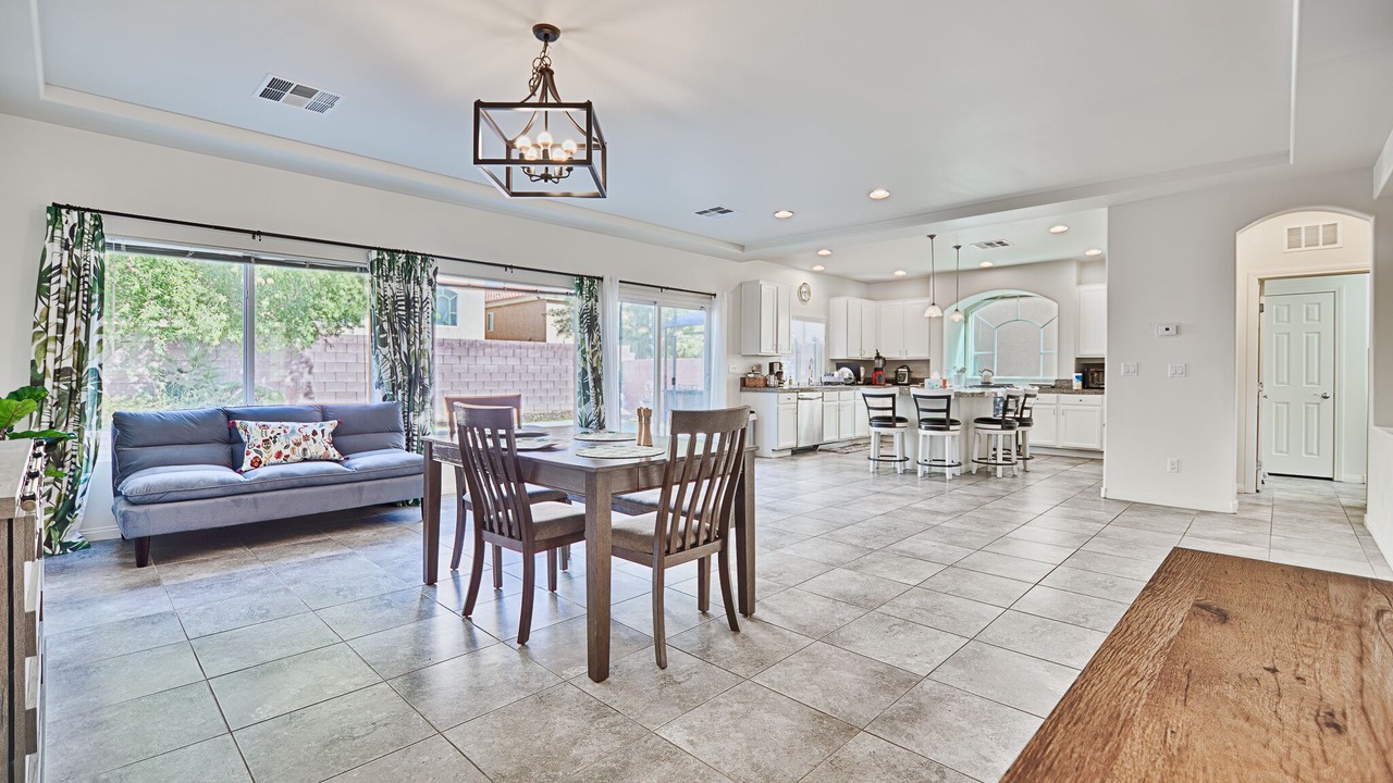 Photo of Livingroom in Enterprise