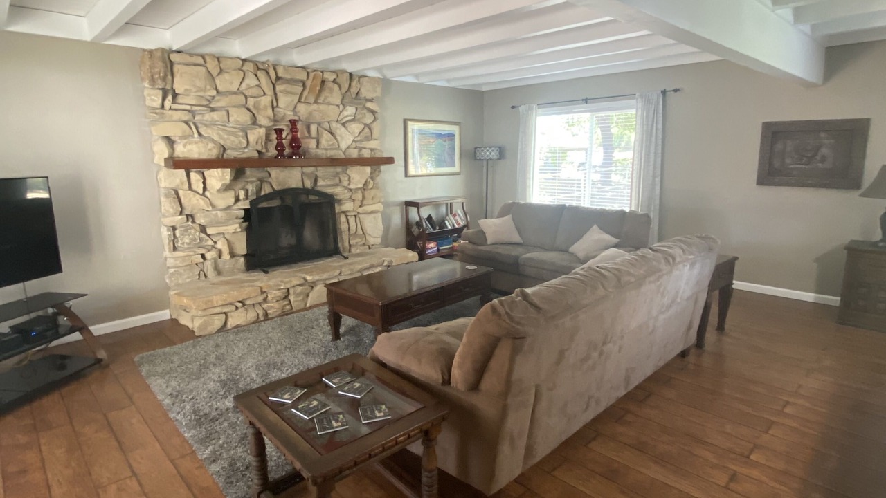 Photo of Livingroom in Templeton