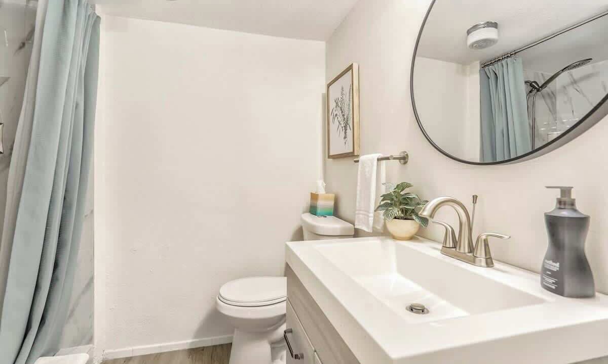 Photo of Bathroom in Broadmoor