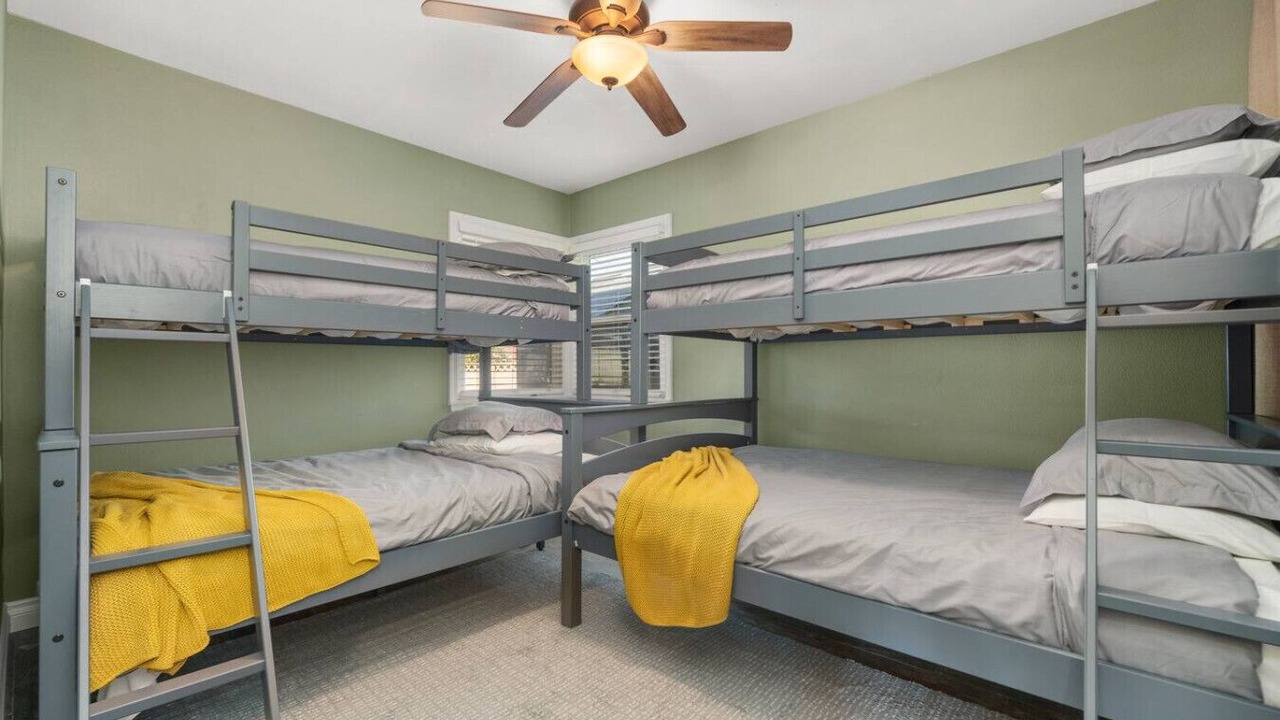 Photo of Bedroom in Midway City