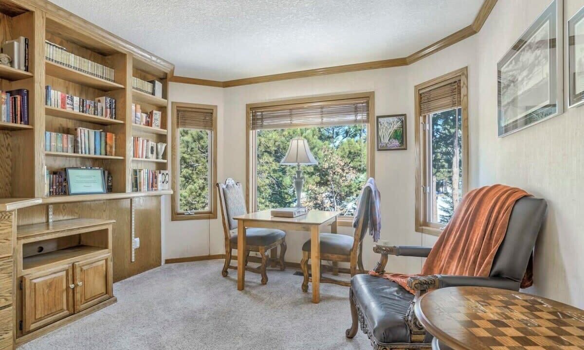 Photo of Livingroom in Woodmoor