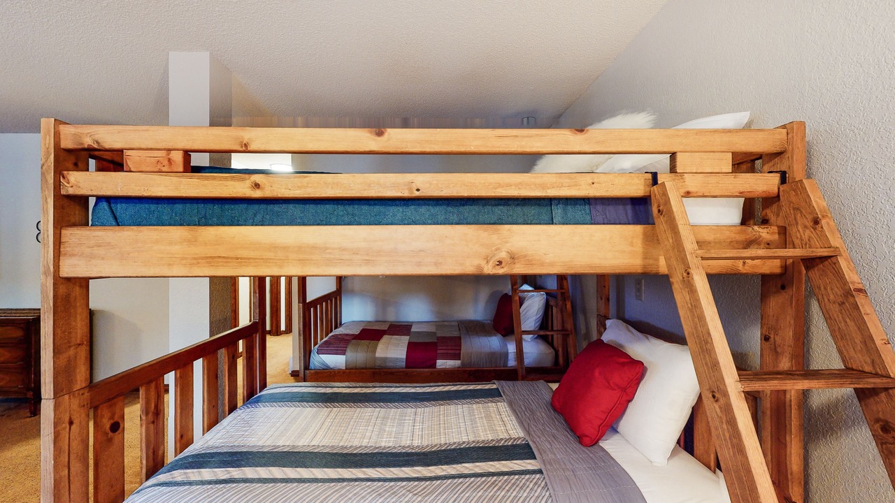 Photo of Bedroom in Columbine Lake