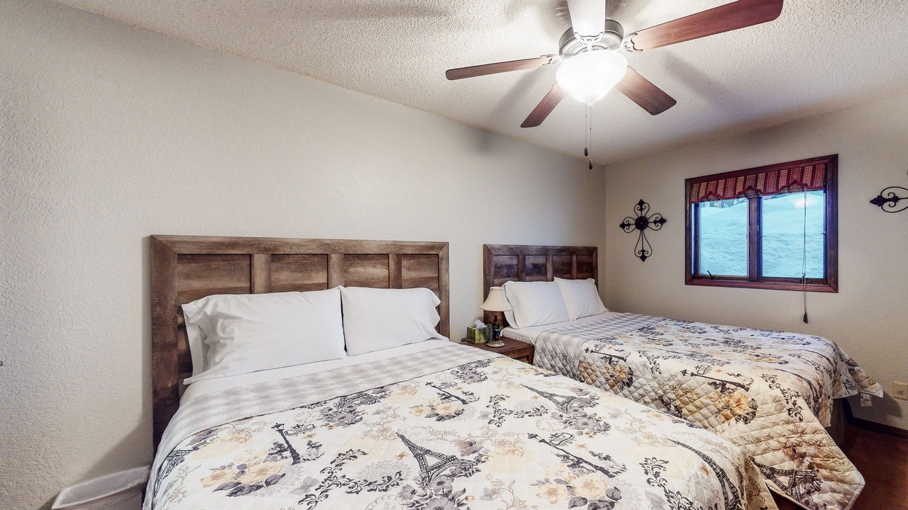 Photo of Bedroom in Columbine Lake