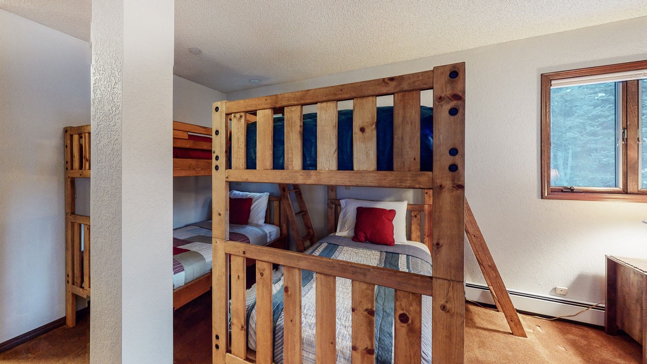 Photo of Bedroom in Columbine Lake
