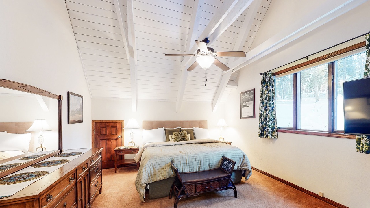 Photo of Bedroom in Columbine Lake