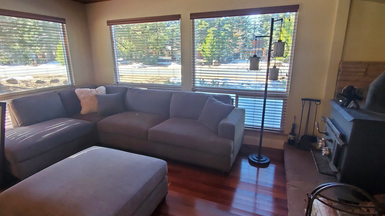 Photo of Livingroom in Lake Almanor Country Club